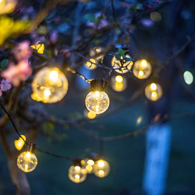 Luzes de fada de férias à prova d'água para decoração de pátio ao ar livre G40 Globe Luz de corda solar